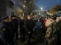 По поручению губернатора Саратовской области Романа Бусаргина состоялась встреча руководства районной администрации с жителями дома, пострадавшего в результате атаки БПЛА