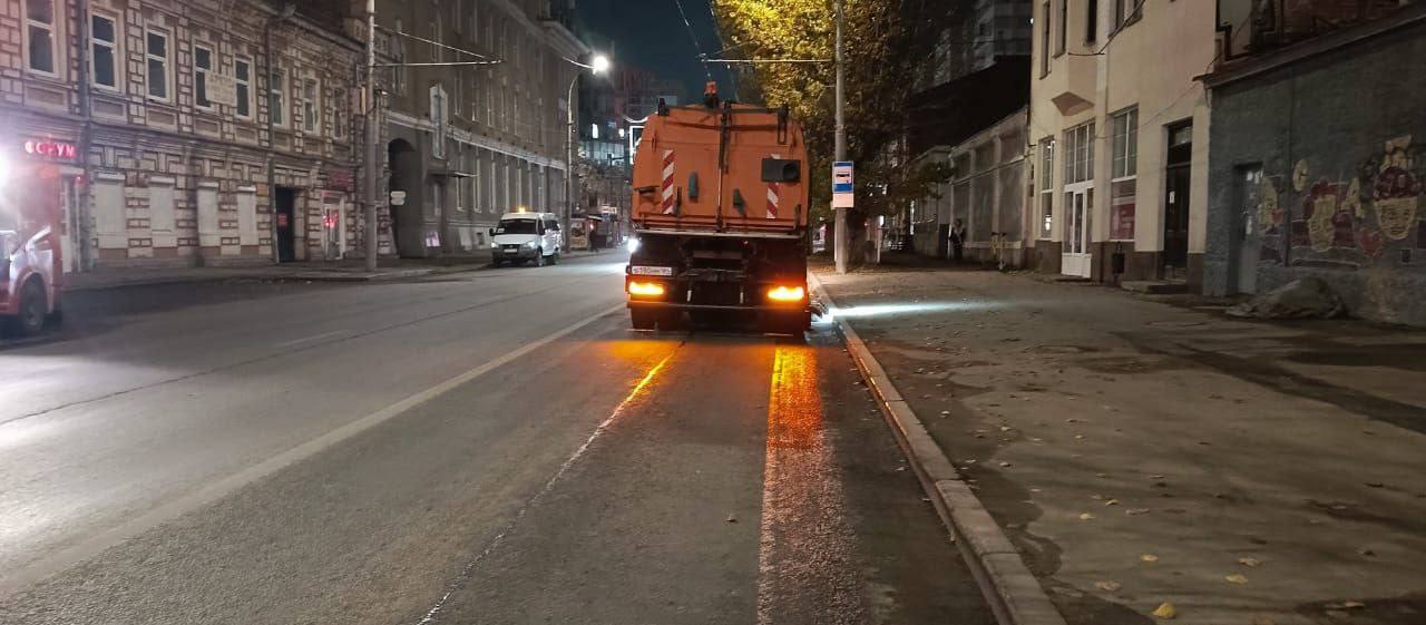 Продолжаются мероприятия по благоустройству города Продолжаются мероприятия по благоустройству города