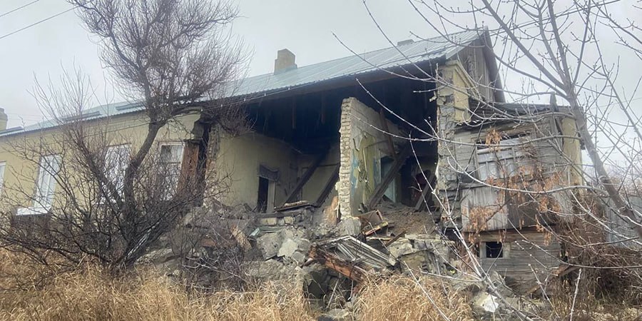 В Ленинском районе обрушилась стена аварийного дома