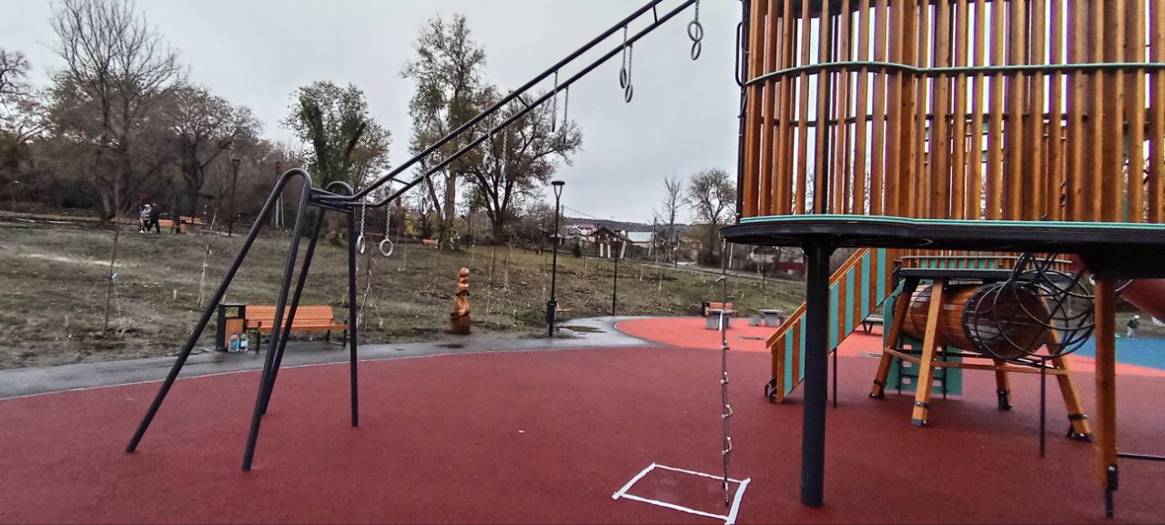 Сквер на Прессовой превратили в универсальную зону отдыха Сквер на Прессовой превратили в универсальную зону отдыха