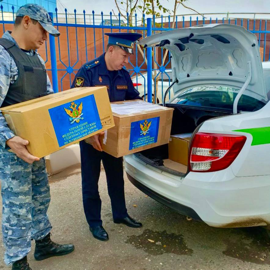 Во Всемирный день доброты хотим поделиться с вами историями судебных приставов, которые не только стоят на страже закона, но и вне службы помогают людям Во Всемирный день доброты хотим поделиться с вами историями судебных приставов, которые не только стоят на страже закона, но и вне службы помогают людям