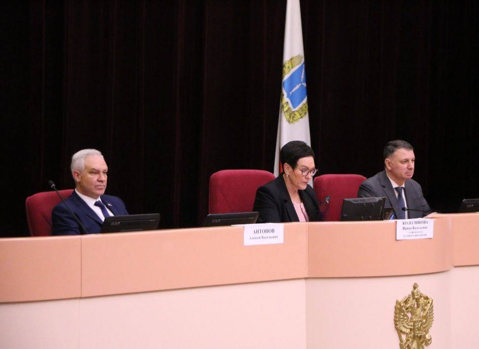 Сегодня в Саратовской областной Думе приступила к работе согласительная комиссия