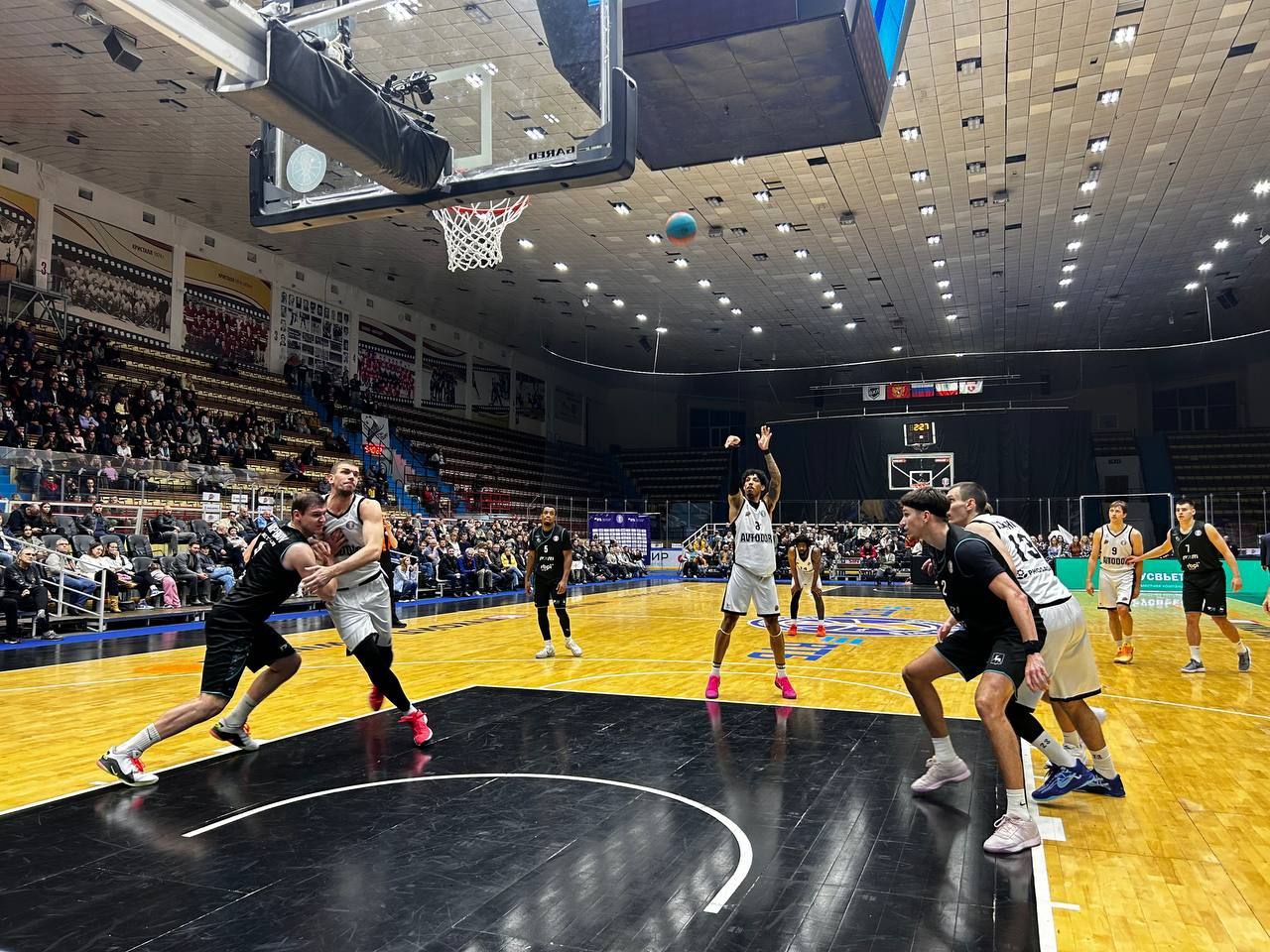 Для саратовского "Автодора" чёрная полоса продолжается Для саратовского "Автодора" чёрная полоса продолжается