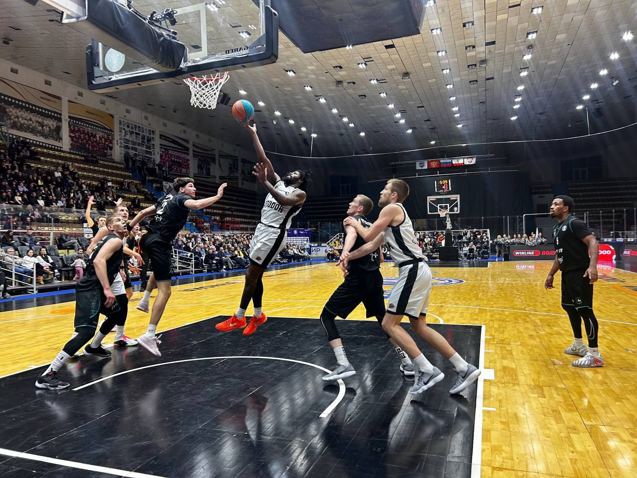 Для саратовского "Автодора" чёрная полоса продолжается Для саратовского "Автодора" чёрная полоса продолжается