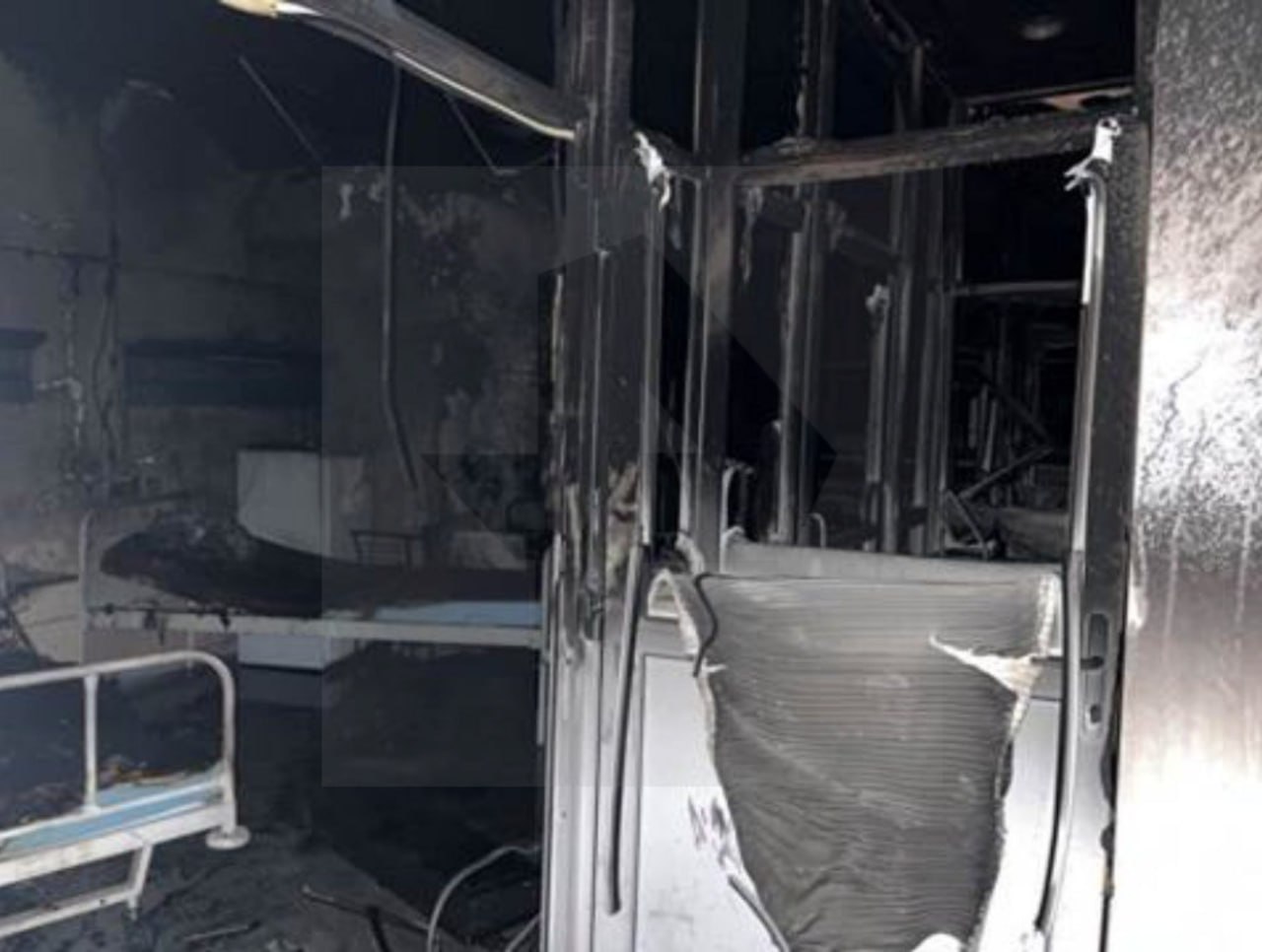 Сгоревшие оборудования и палаты: кадры последствий пожара в инфекционной больнице Саратова поступили в распоряжение РЕН ТВ