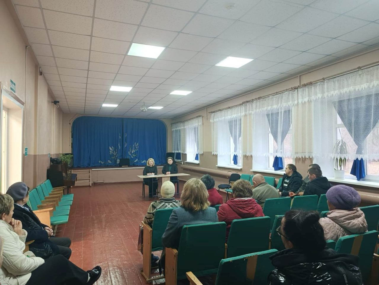 В населенных пунктах Безымянского, Новопушкинского, Красноярского и Терновского образований для удобства жителей продолжаются встречи с кадастровыми инженерами и представителями учреждений финансовой сферы В населенных пунктах Безымянского, Новопушкинского, Красноярского и Терновского образований для удобства жителей продолжаются встречи с кадастровыми инженерами и представителями учреждений финансовой сферы