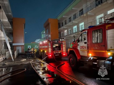 На пожаре в инфекционной больнице в Саратове пострадали 7 человек