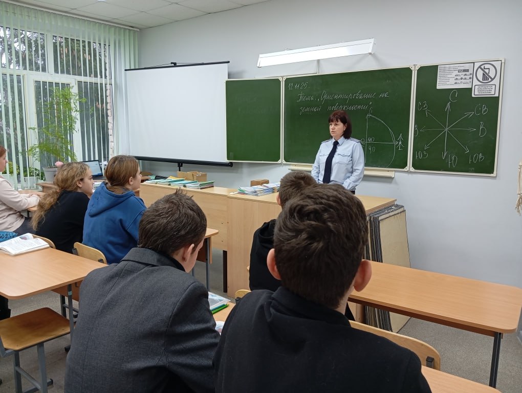 В Ртищево сотрудники транспортной полиции провели информационный час «Вместе против коррупции»