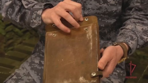 В рамках проекта #НаследиеПобеды старший лейтенант полиции Алексей Сапилкин из Управления Росгвардии по Саратовской области рассказал об офицерском планшете своего прадеда — Шулаева Павла Яковлевича, участника Сталинградской...