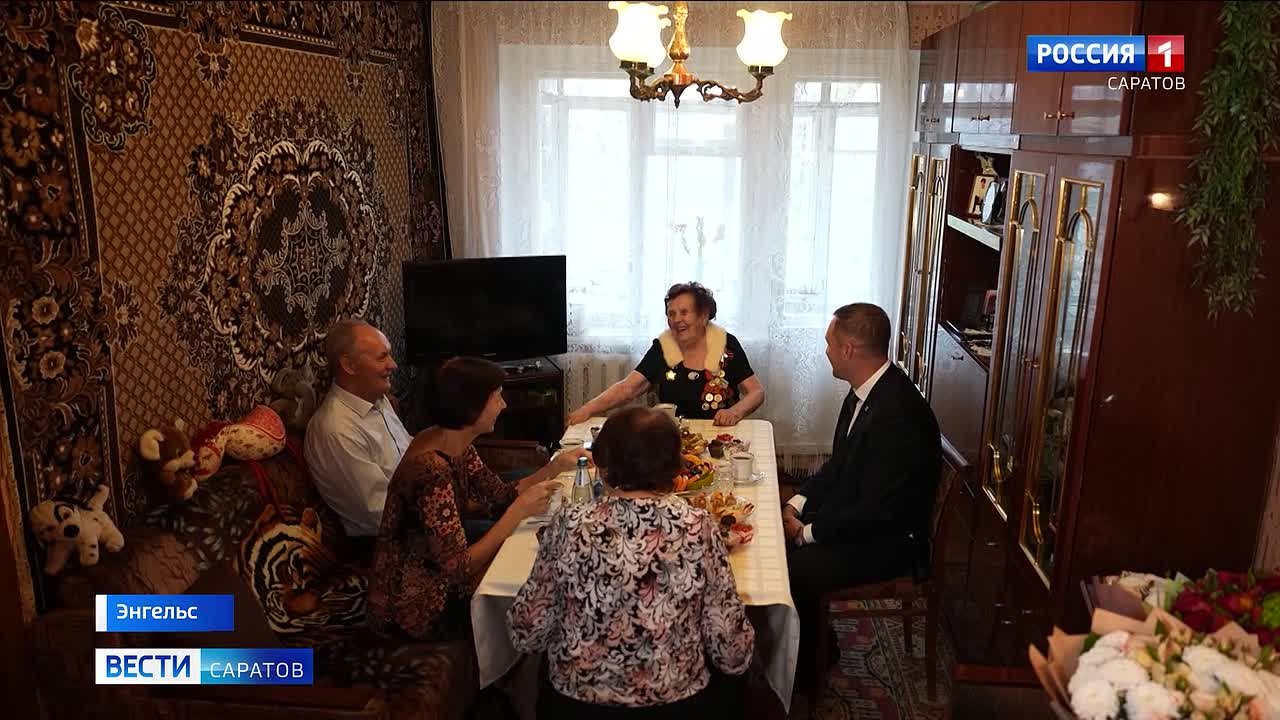 Роман Бусаргин поздравил со 100-летием ветерана труда, труженика тыла Лидию Николаевну Лопухову