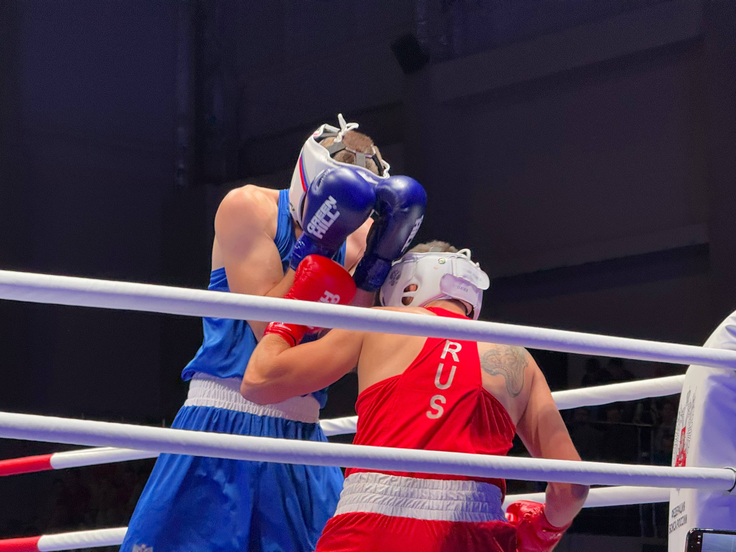 Сила духа и мощь спорта. Вчера на «Протон-Арене» состоялось торжественное открытие Всероссийских соревнований по боксу среди военнослужащих «Защитник» и первого чемпионата России по дисциплине бокса «Удар на силу» Сила духа и мощь спорта. Вчера на «Протон-Арене» состоялось торжественное открытие Всероссийских соревнований по боксу среди военнослужащих «Защитник» и первого чемпионата России по дисциплине бокса «Удар на силу»