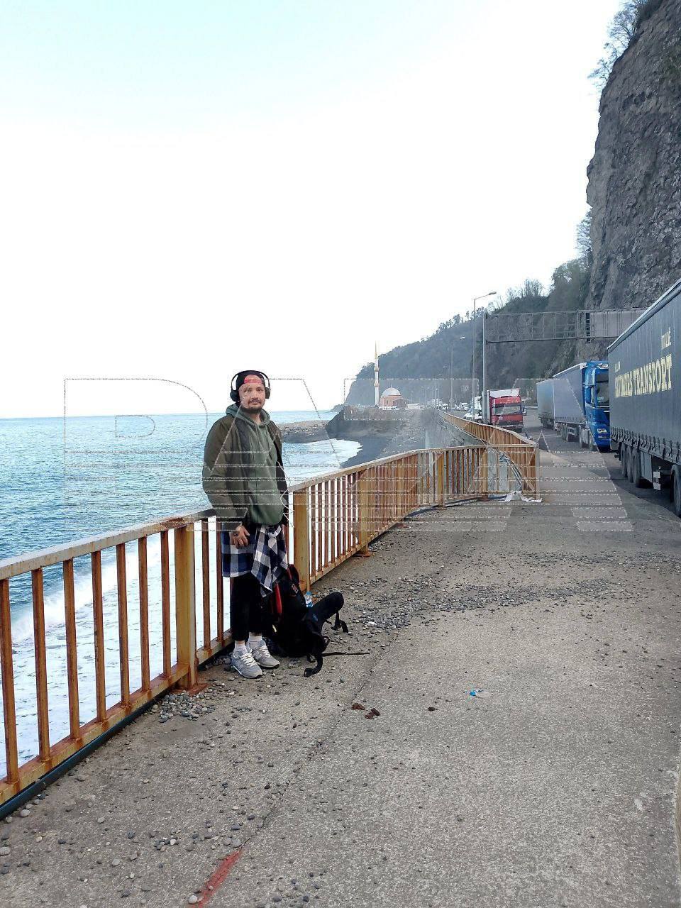 Россиянин отправился в кругосветное путешествие и оказался заточён в Америке — он резко лишился денег, вынужден бомжевать и не знает, как вернуться на родину Россиянин отправился в кругосветное путешествие и оказался заточён в Америке — он резко лишился денег, вынужден бомжевать и не знает, как вернуться на родину