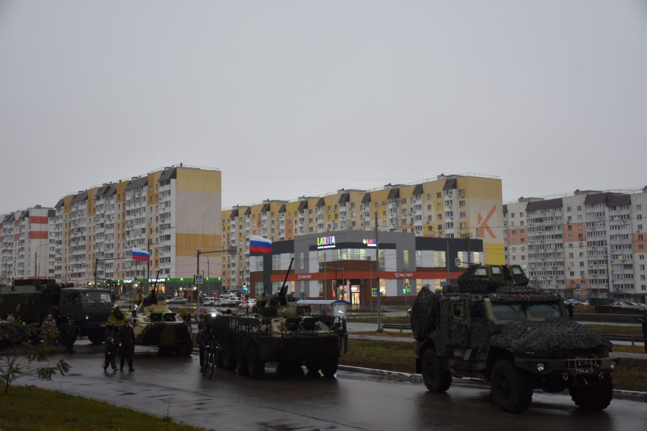 Военные покажут силу удара — в Саратове вчера стартовал чемпионат России по боксу для военнослужащих Военные покажут силу удара — в Саратове вчера стартовал чемпионат России по боксу для военнослужащих