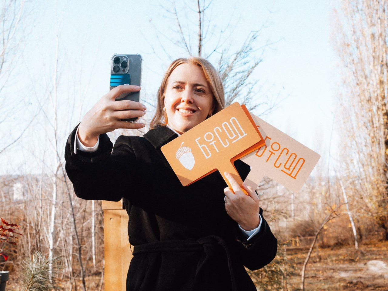 Журналисты, блогеры, экскурсоводы, архитекторы и градозащитники стали одними из первых посетителей обновленного Ботанического сада СГУ Журналисты, блогеры, экскурсоводы, архитекторы и градозащитники стали одними из первых посетителей обновленного Ботанического сада СГУ