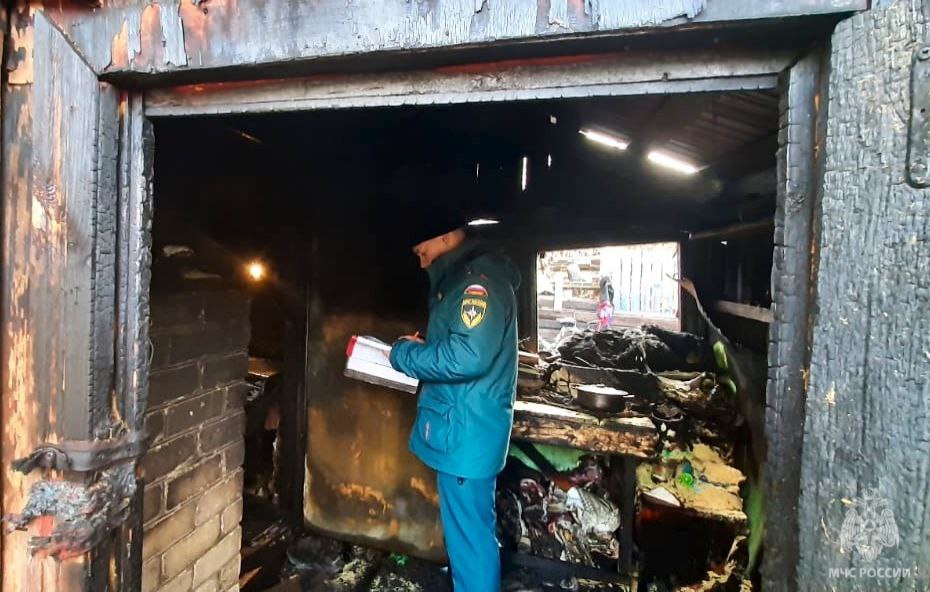 На пожаре в Ершове погибла семья