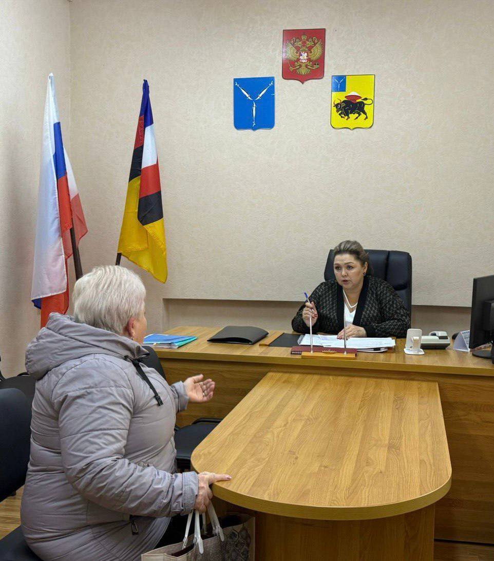 В рамках исполнения поручения губернатора Романа Бусаргина провел личный прием граждан, в ходе которого рассмотрели с коллегами различные вопросы В рамках исполнения поручения губернатора Романа Бусаргина провел личный прием граждан, в ходе которого рассмотрели с коллегами различные вопросы