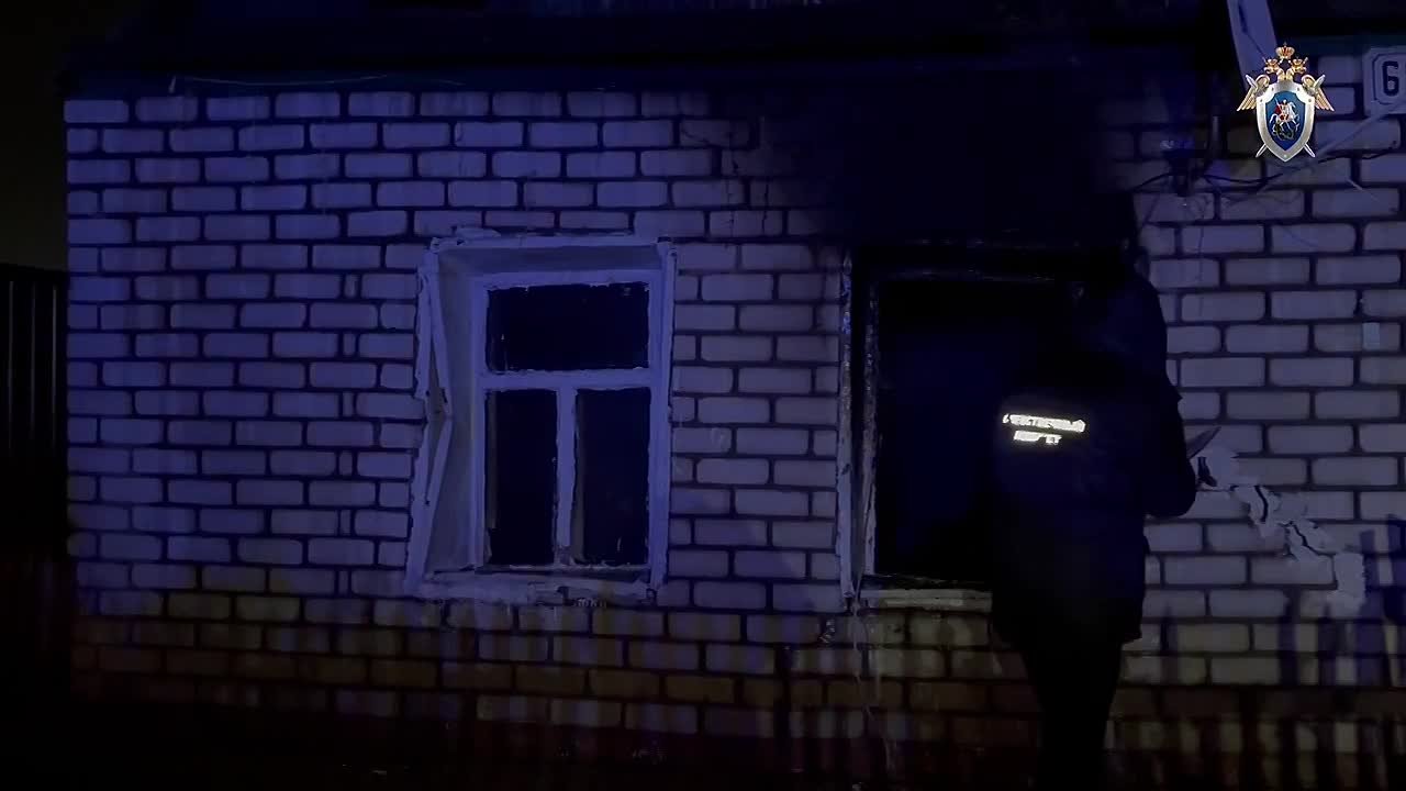 Следователями СК возбуждено уголовное дело по факту гибели несовершеннолетних в результате пожара в городе Ершове