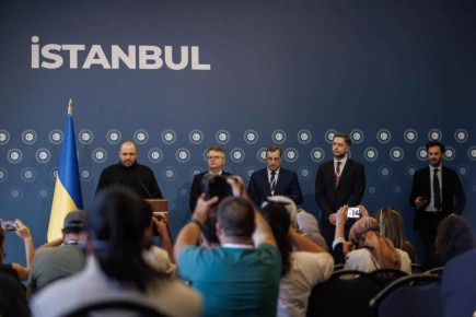 Беглец Умеров пообещал "активировать стамбульское договоренности"