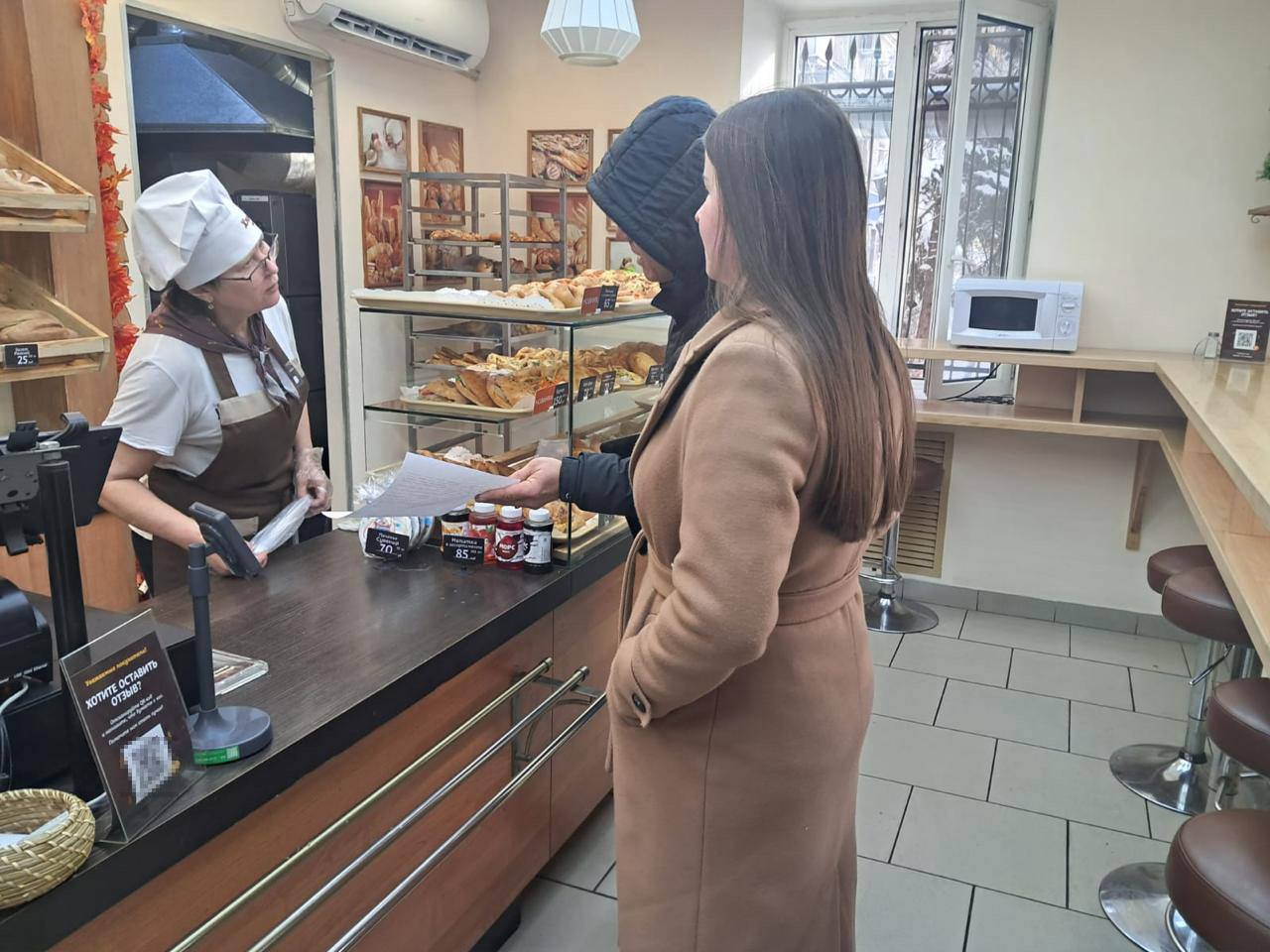 По поручению главы города Михаила Исаева заместители глав районов по экономике продолжают проверку территорий, прилегающих к торговым объектам По поручению главы города Михаила Исаева заместители глав районов по экономике продолжают проверку территорий, прилегающих к торговым объектам