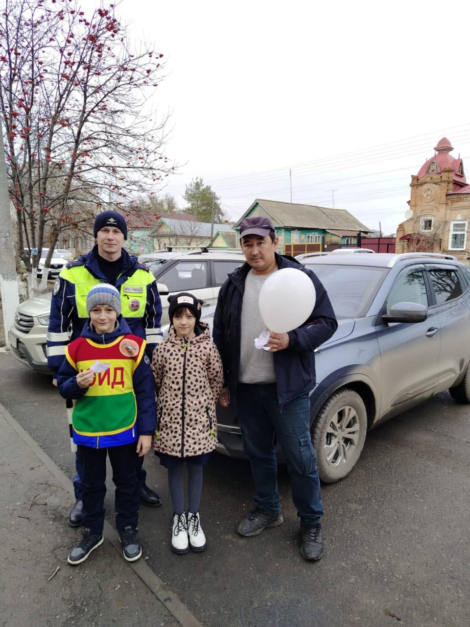 В Пугачеве акция «Помните! Вас ждут дома!» напомнила о ценности каждой жизни В Пугачеве акция «Помните! Вас ждут дома!» напомнила о ценности каждой жизни