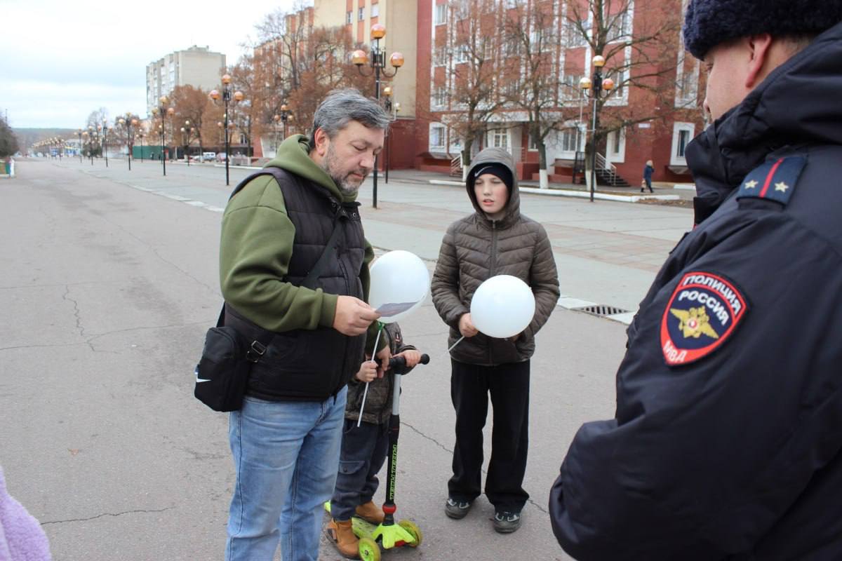 В Балашове прошли мероприятия в память о жертвах дорожных трагедий В Балашове прошли мероприятия в память о жертвах дорожных трагедий