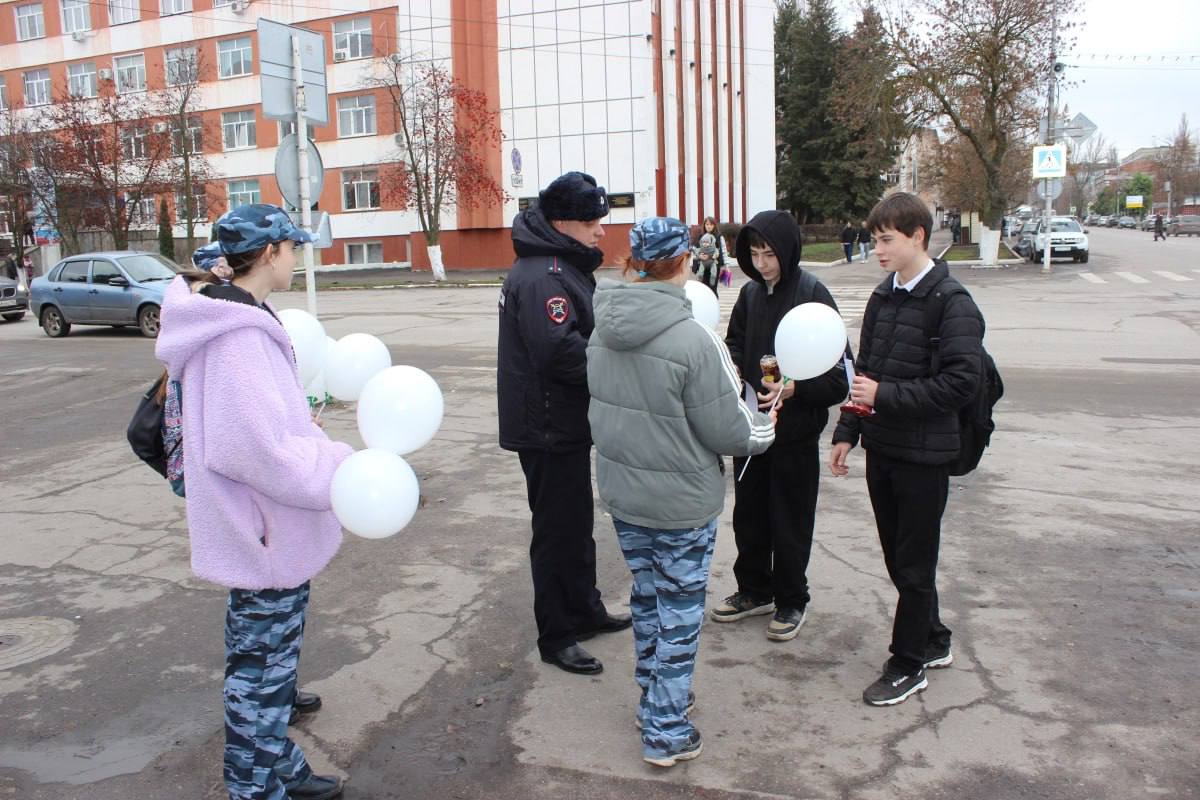 В Балашове прошли мероприятия в память о жертвах дорожных трагедий В Балашове прошли мероприятия в память о жертвах дорожных трагедий