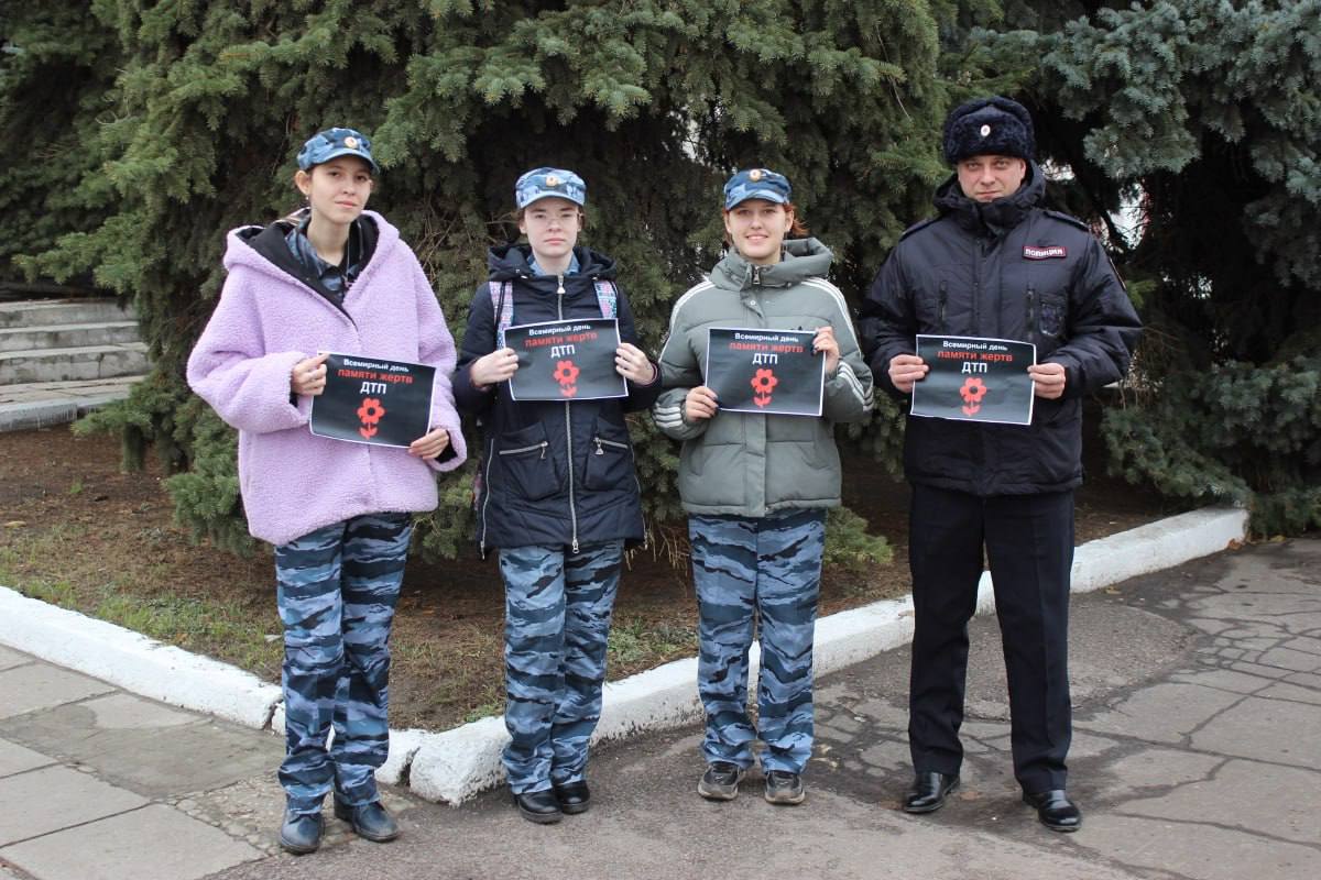 В Балашове прошли мероприятия в память о жертвах дорожных трагедий