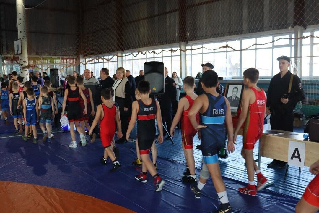 В Саратовской области состоялся открытый турнир по греко-римской борьбе, посвященный памяти майора милиции Николая Короткова В Саратовской области состоялся открытый турнир по греко-римской борьбе, посвященный памяти майора милиции Николая Короткова