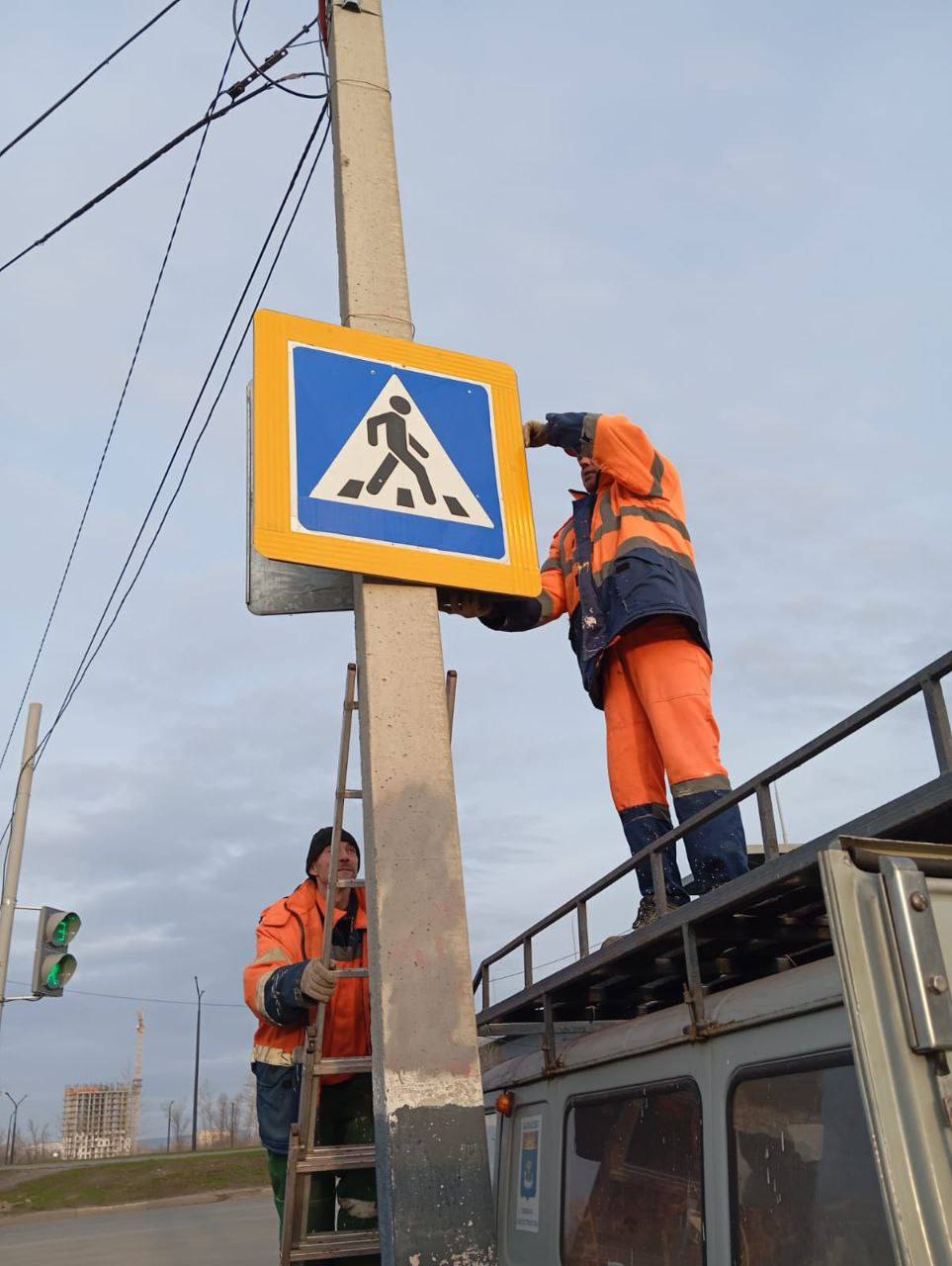 Сотрудники «Комбината благоустройства» работают в ежедневном режиме на улицах города Балаково Сотрудники «Комбината благоустройства» работают в ежедневном режиме на улицах города Балаково