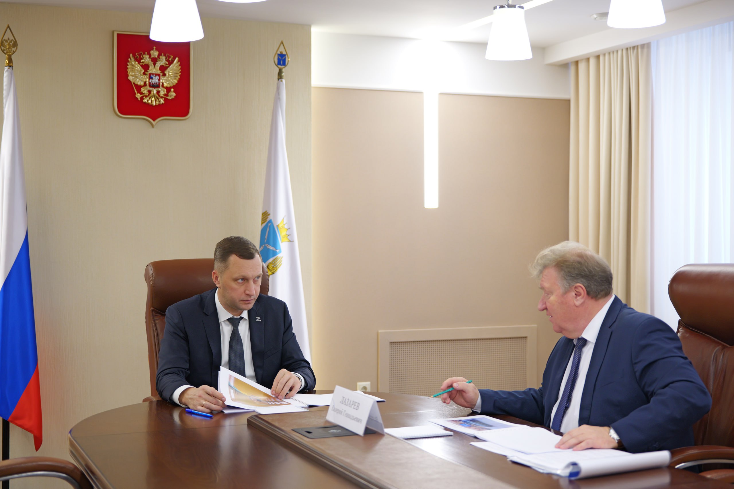 Губернатор Роман Бусаргин встретился с главой Калининского района Валерием Лазаревым Губернатор Роман Бусаргин встретился с главой Калининского района Валерием Лазаревым