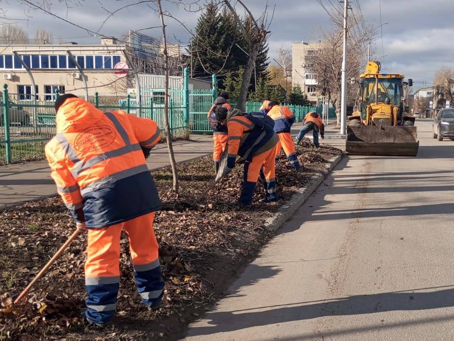Продолжаются мероприятия по благоустройству города Продолжаются мероприятия по благоустройству города