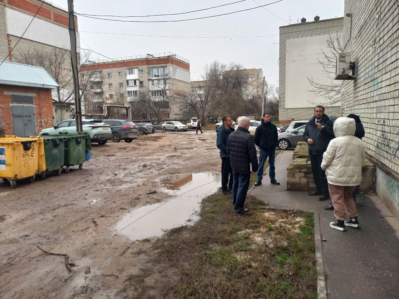 На очередном заседании штаба по благоустройству поручил усилить контроль за нарушениями в сфере благоустройства и работу по организации контейнерных площадок На очередном заседании штаба по благоустройству поручил усилить контроль за нарушениями в сфере благоустройства и работу по организации контейнерных площадок