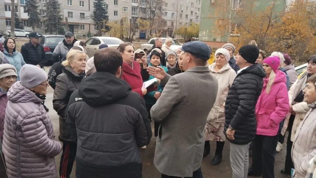 На очередном заседании штаба по благоустройству поручил усилить контроль за нарушениями в сфере благоустройства и работу по организации контейнерных площадок На очередном заседании штаба по благоустройству поручил усилить контроль за нарушениями в сфере благоустройства и работу по организации контейнерных площадок