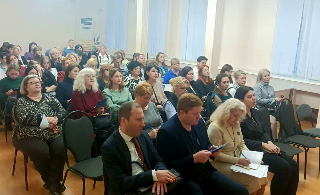 В администрации Энгельсского района состоялись встречи с работниками социальной сферы В администрации Энгельсского района состоялись встречи с работниками социальной сферы