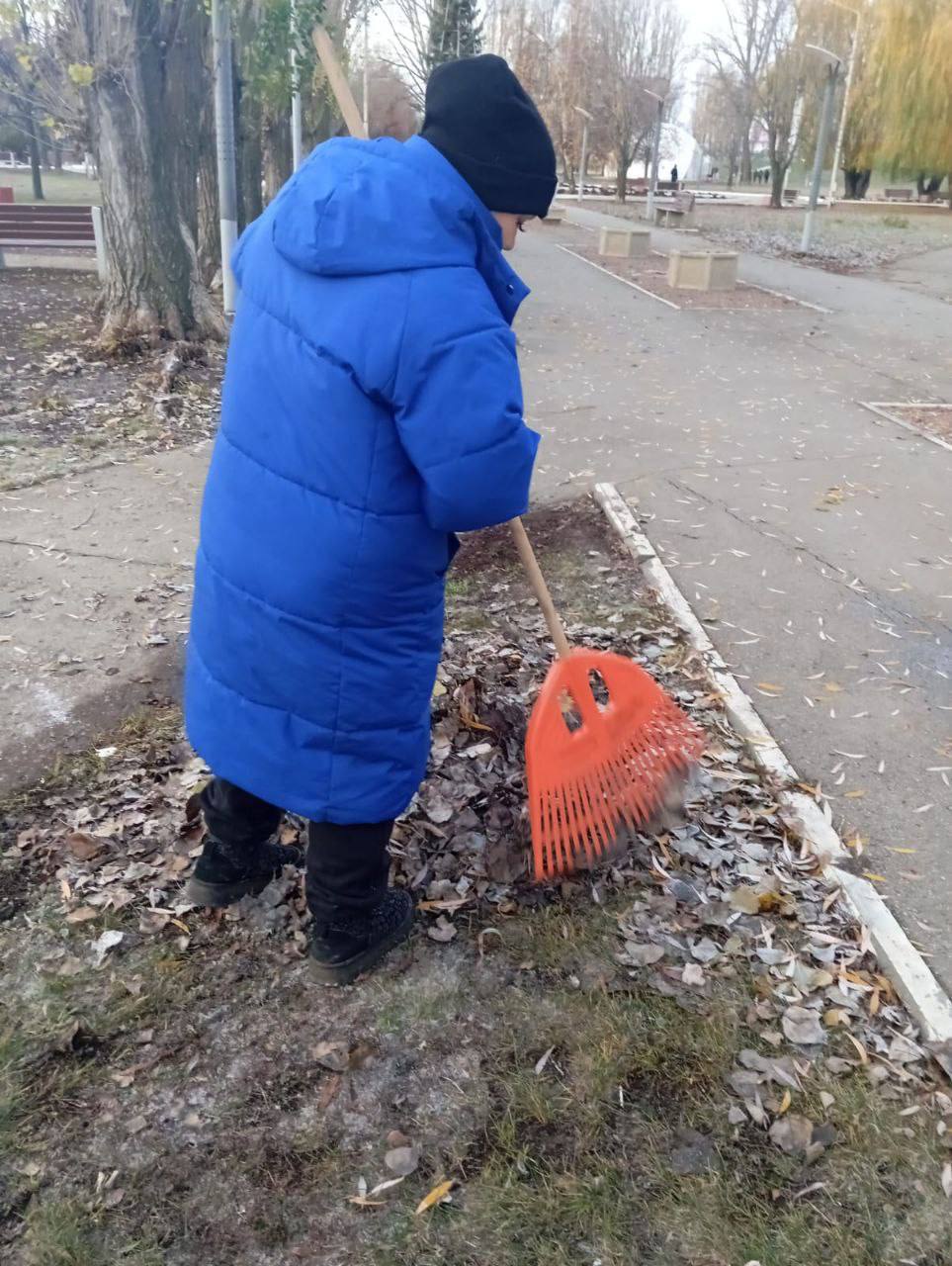 Сотрудники «Комбината благоустройства» работают в ежедневном режиме на улицах города Балаково Сотрудники «Комбината благоустройства» работают в ежедневном режиме на улицах города Балаково