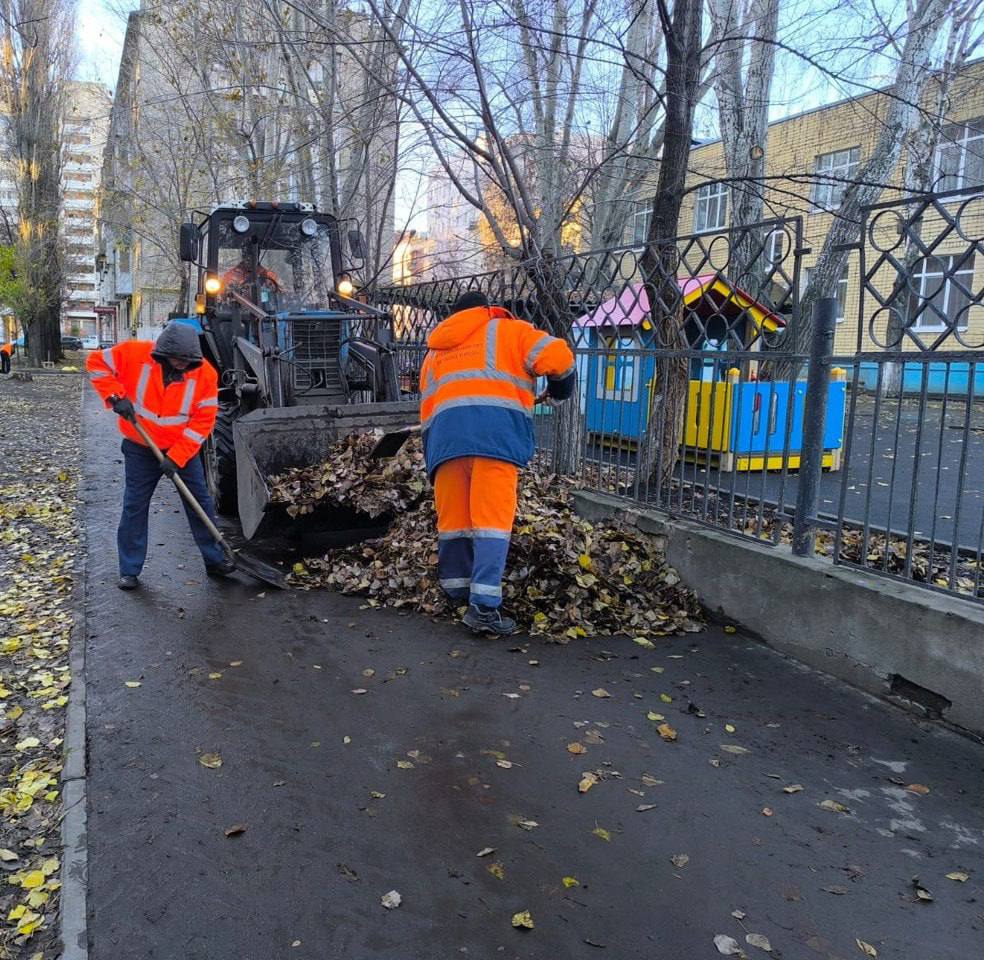 Продолжаются мероприятия по благоустройству города Продолжаются мероприятия по благоустройству города