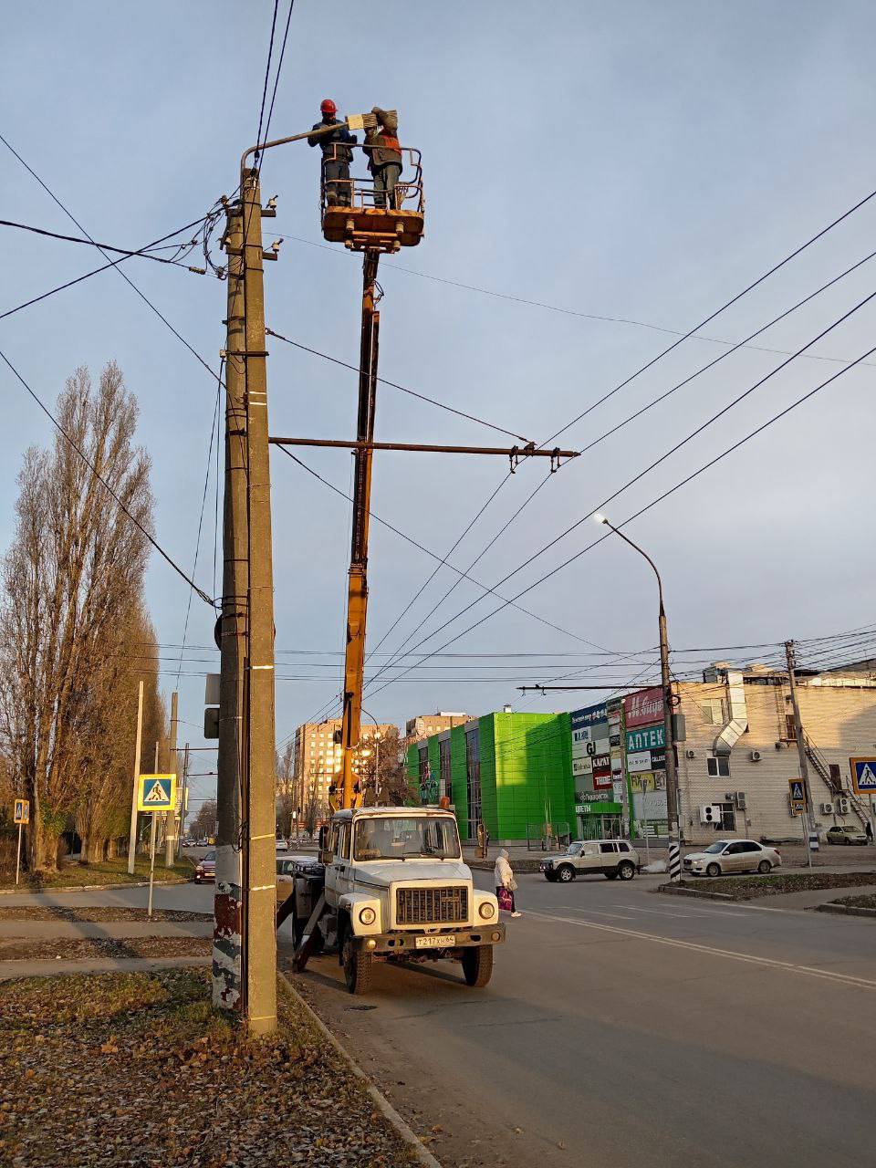 Сотрудники «Комбината благоустройства» работают в ежедневном режиме на улицах города Балаково Сотрудники «Комбината благоустройства» работают в ежедневном режиме на улицах города Балаково