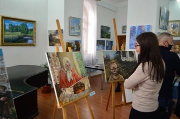 Выставка «Жизнь продолжается» донецкой художницы Галины Журавлевой возвращается в Саратов Выставка «Жизнь продолжается» донецкой художницы Галины Журавлевой возвращается в Саратов