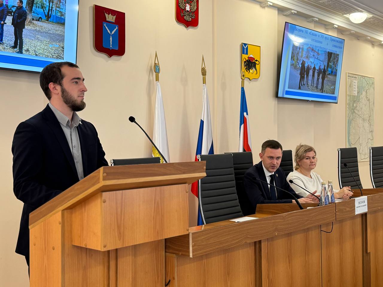 На очередном заседании штаба по благоустройству поручил усилить контроль за нарушениями в сфере благоустройства и работу по организации контейнерных площадок На очередном заседании штаба по благоустройству поручил усилить контроль за нарушениями в сфере благоустройства и работу по организации контейнерных площадок