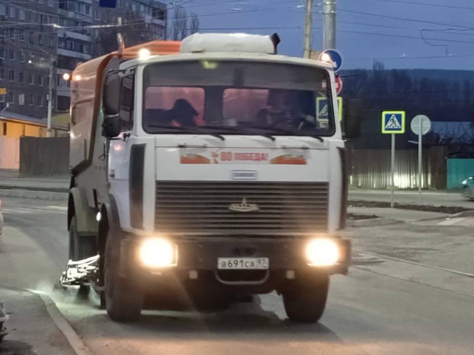 Продолжаются мероприятия по благоустройству города Продолжаются мероприятия по благоустройству города