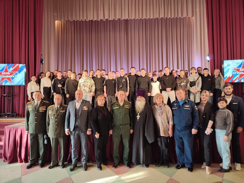 В Энгельсе прошел День призывника