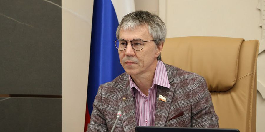 Безобразную работу служб эвакуации задержанных автомобилей вновь обсуждили в Саратовской облдуме