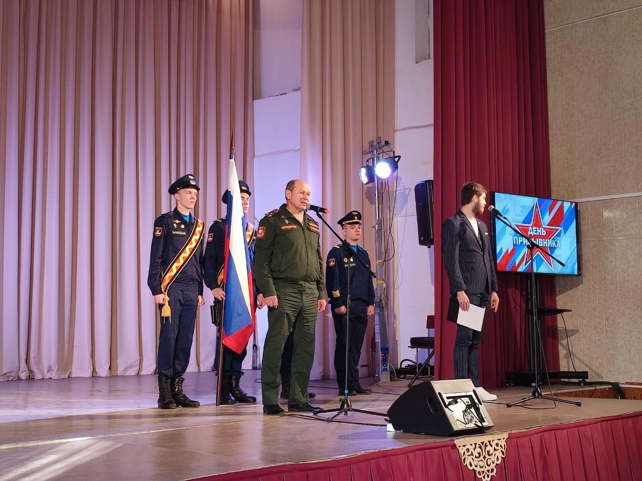 В Энгельсе прошел День призывника В Энгельсе прошел День призывника