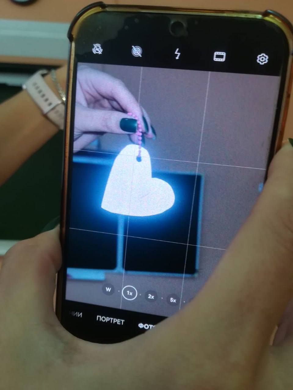 Сотрудники Госавтоинспекции провели занимательный мастер-класс для школьников по изготовлению световозвращающих элементов Сотрудники Госавтоинспекции провели занимательный мастер-класс для школьников по изготовлению световозвращающих элементов