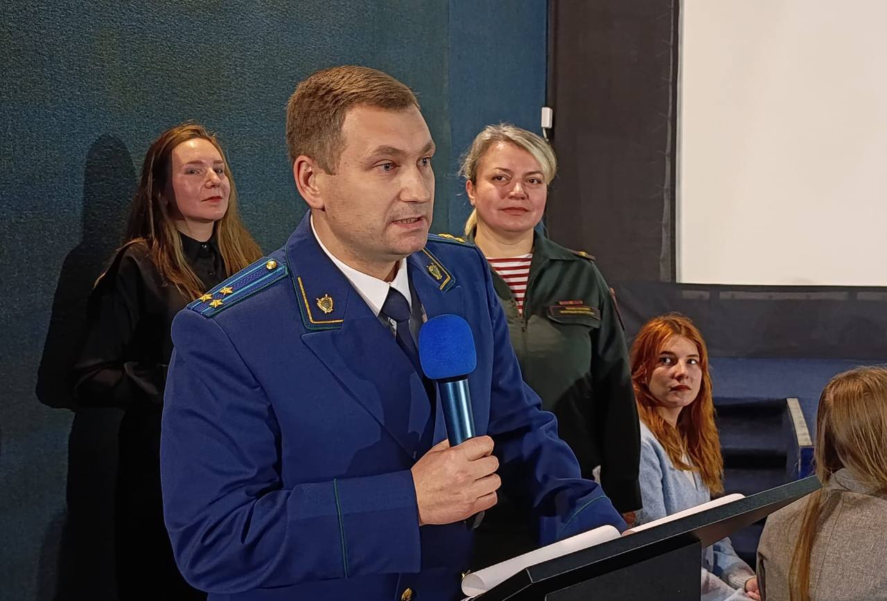 Прокурор Октябрьского района Саратова Илья Апарин принял участие в межвузовской научной викторине