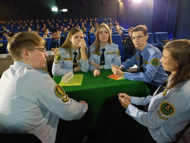 Прокурор Октябрьского района Саратова Илья Апарин принял участие в межвузовской научной викторине Прокурор Октябрьского района Саратова Илья Апарин принял участие в межвузовской научной викторине