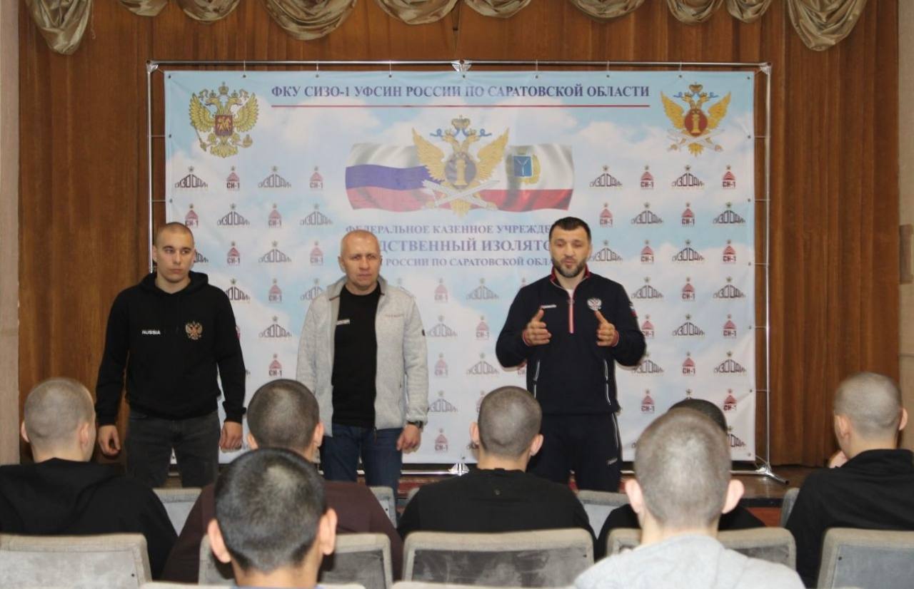 Полицейские и общественники приняли участие в мероприятии в рамках Всероссийского дня правовой помощи детям Полицейские и общественники приняли участие в мероприятии в рамках Всероссийского дня правовой помощи детям