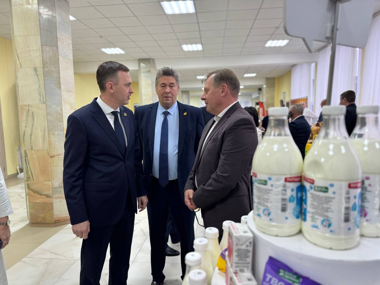 Сегодня принял участие в торжественной церемонии награждения наиболее отличившихся работников сельскохозяйственной отрасли Сегодня принял участие в торжественной церемонии награждения наиболее отличившихся работников сельскохозяйственной отрасли