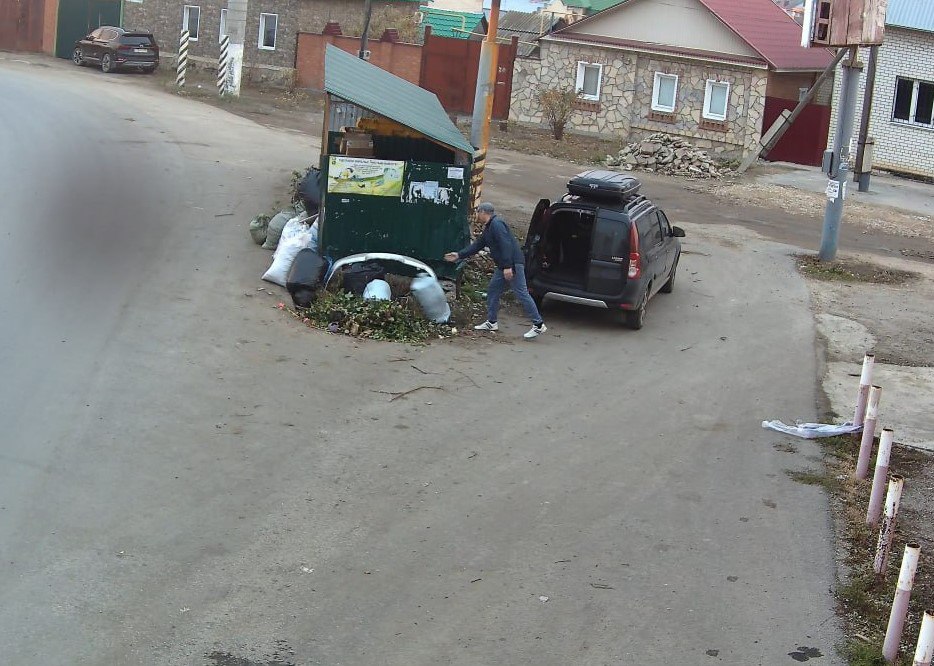 В Энгельсе за незаконный сброс мусора возбуждено 23 административных дела