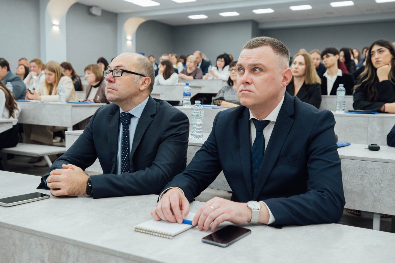 Более 130 государственных и муниципальных служащих повысят квалификацию в сфере национальной политики Более 130 государственных и муниципальных служащих повысят квалификацию в сфере национальной политики